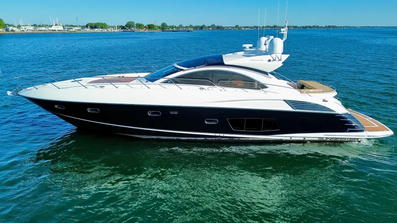 The Image of Sunseeker Predator 60 2014 - 0