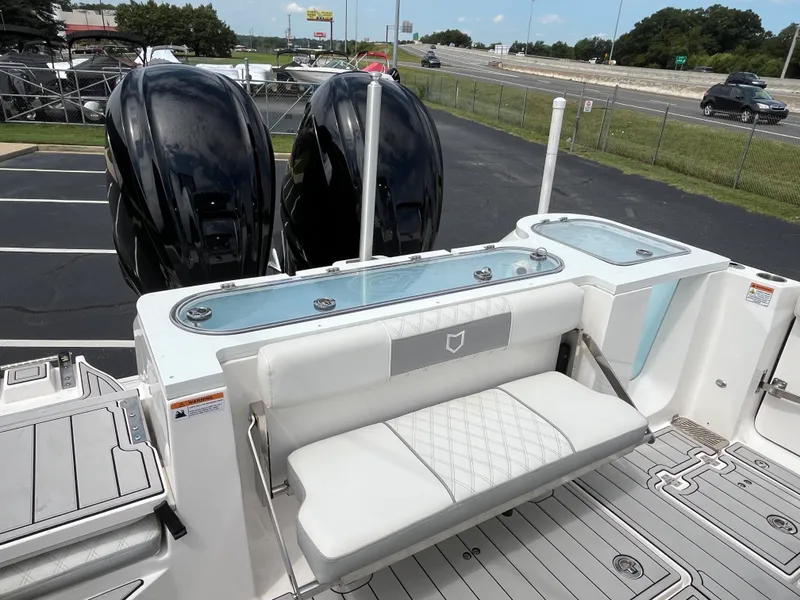 Slide: The Image of Sea Fox 328 COMMANDER 2024 - 32