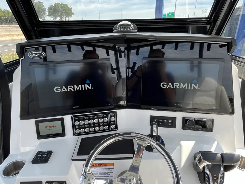 Slide: The Image of Sea Fox 328 COMMANDER 2024 - 15