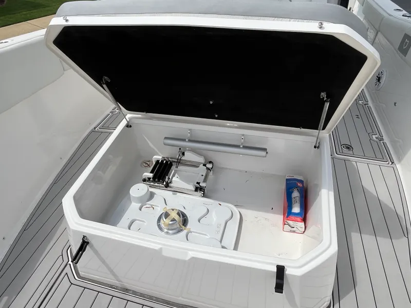Slide: The Image of Sea Fox 328 COMMANDER 2024 - 42