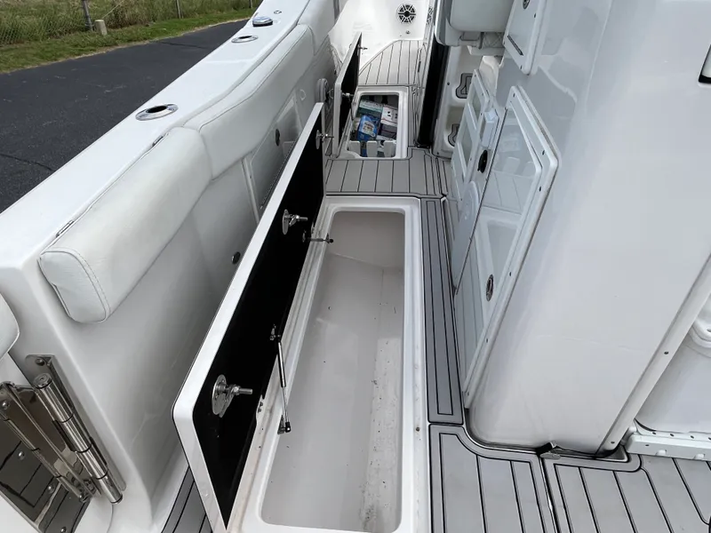 Slide: The Image of Sea Fox 328 COMMANDER 2024 - 36