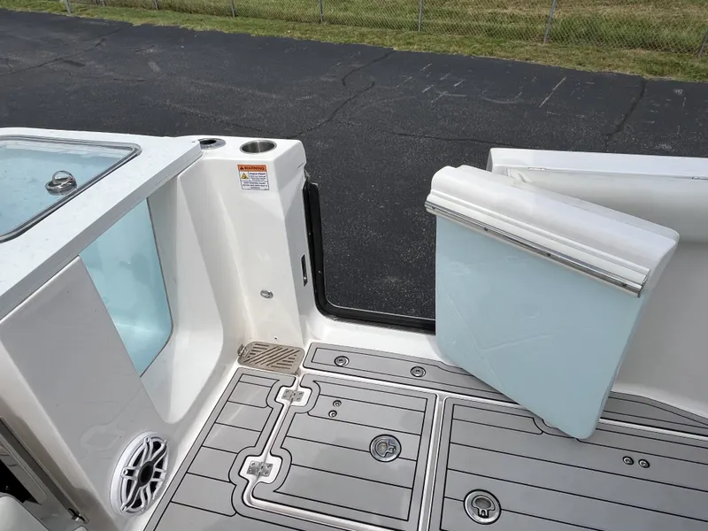 Slide: The Image of Sea Fox 328 COMMANDER 2024 - 29