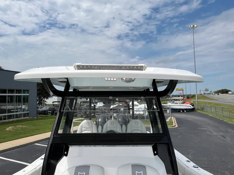 Slide: The Image of Sea Fox 328 COMMANDER 2024 - 44