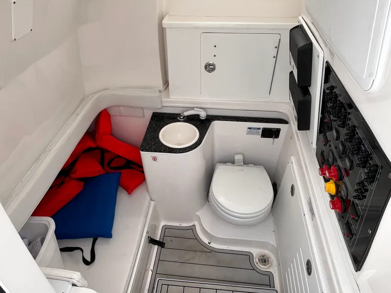 Slide: The Image of Sea Fox 328 COMMANDER 2024 - 45