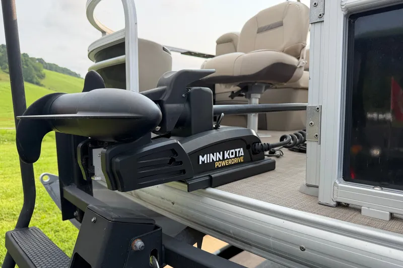 Slide: The Image of Minn Kota PowerDrive on 2021 Sun Tracker Fishin' Barge 20 DLX pontoon boat. - 41