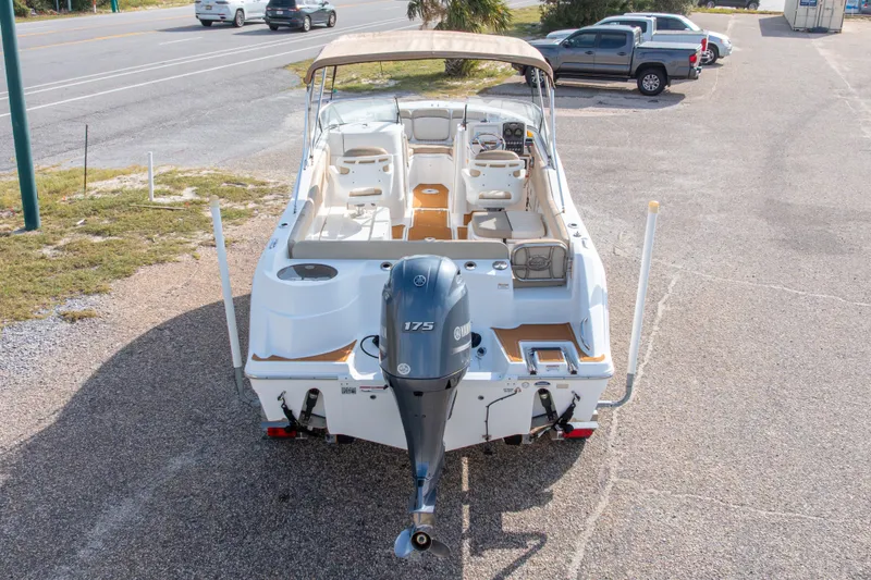 Slide: The Image of 2016 Sea Fox 226 Traveler boat with Yamaha 175 engine, parked on a lot. - 14