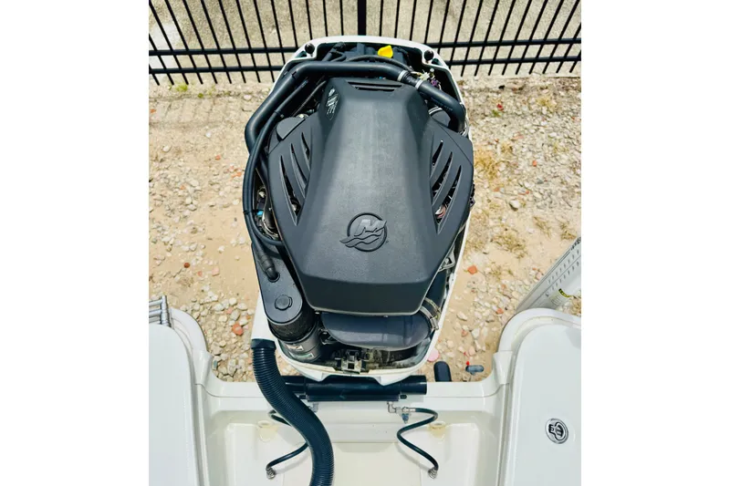 Slide: The Image of Top view of a 2018 Boston Whaler 240 Dauntless boat engine. - 28