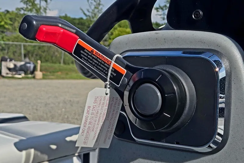 Slide: The Image of Throttle control lever on 2026 Tracker Bass Tracker Classic CC boat. - 18
