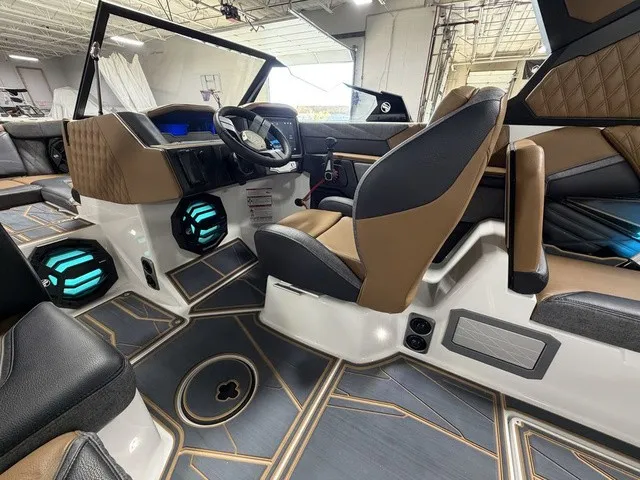 Slide: The Image of Tigé 24RZX 2026 - 11