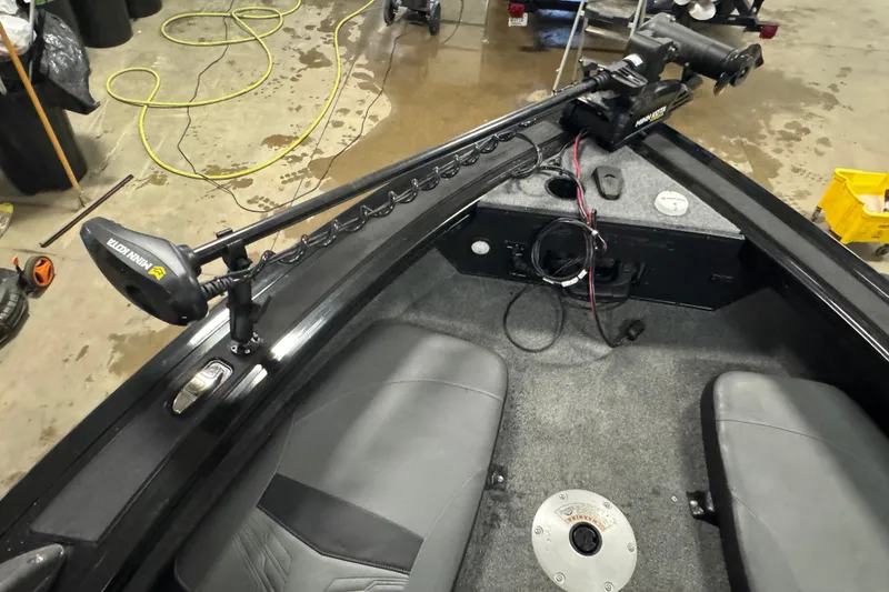 Slide: The Image of 2023 Tracker Targa V-18 WT boat interior with Minn Kota trolling motor. - 17
