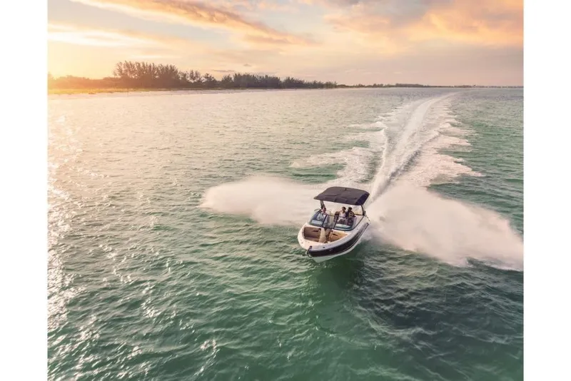 Slide: The Image of 2023-Sea-Ray-SLX-260-OB-MarineMax - 8