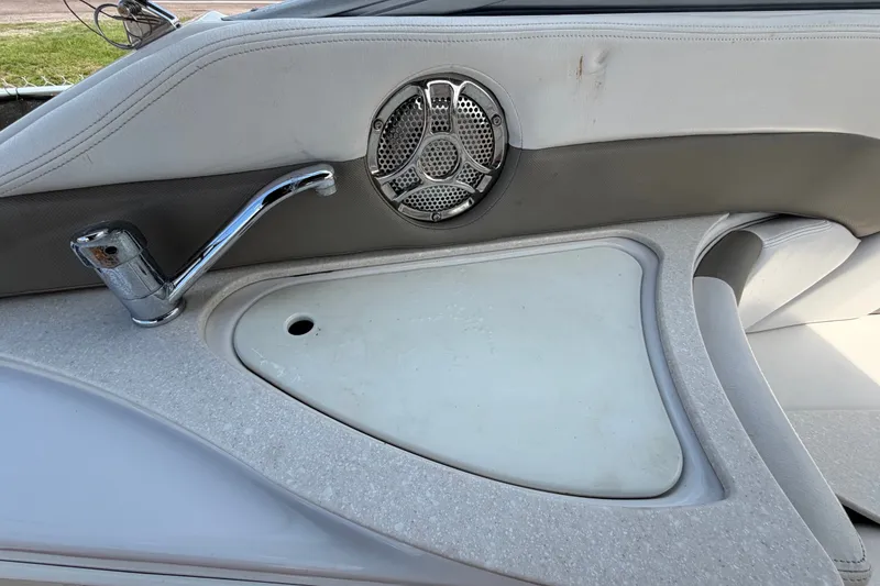 Slide: The Image of 2016 Glastron GS 259 boat interior with sink and speaker detail. - 20