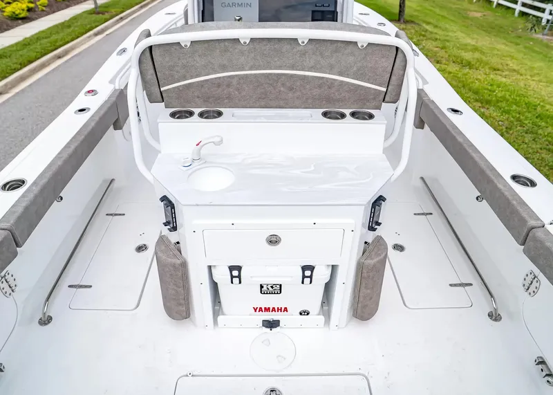 Slide: The Image of Sea Hunt Ultra 265SE 2027 - 14