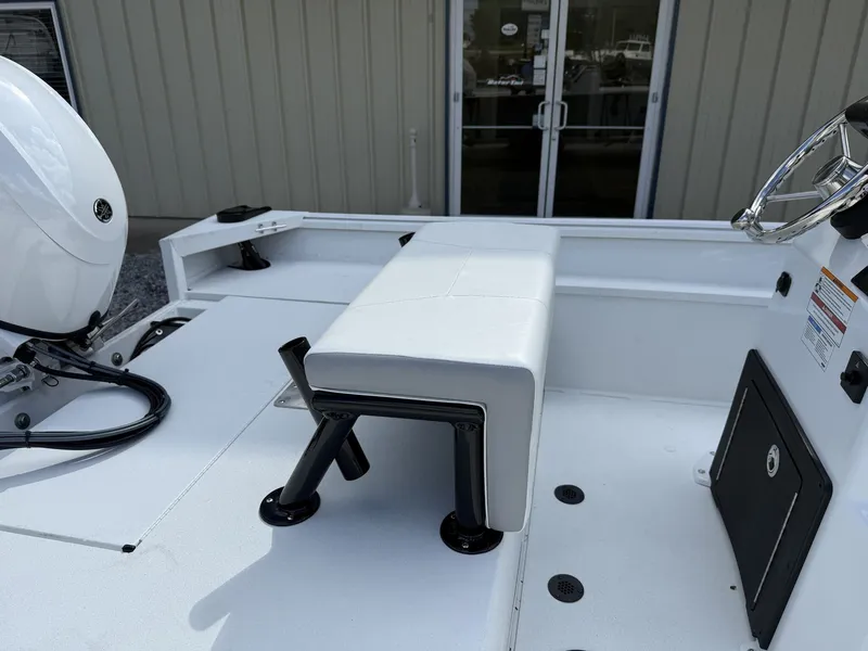 Slide: The Image of G3 Bay 17 BAY-F70 WHITE -ALUM TRAILER 2027 - 4