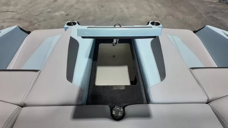 Slide: The Image of MasterCraft XStarS 2024 - 69
