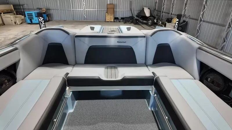 Slide: The Image of MasterCraft XStarS 2024 - 64