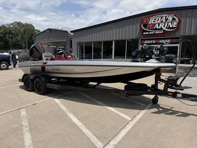 Slide: The Image of Ikon Boats VLX20 2025 - 8