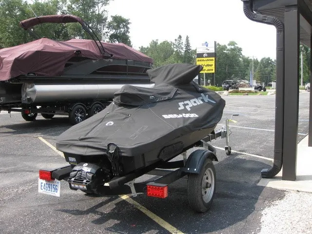 Slide: The Image of Sea-Doo Spark® 2-up Rotax® 900 ACE™ - 90 IBR & C 2021 - 8