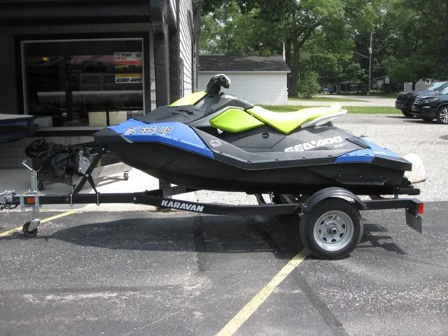 Slide: The Image of Sea-Doo Spark® 2-up Rotax® 900 ACE™ - 90 IBR & C 2021 - 3