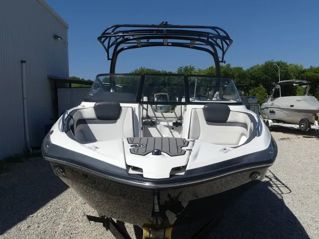 Slide: The Image of Yamaha 242 Limited S 2017 - 36