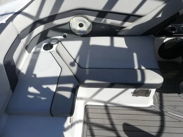 Slide: The Image of Yamaha 242 Limited S 2017 - 24