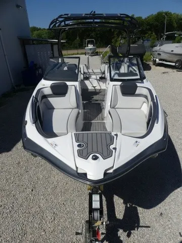 Slide: The Image of Yamaha 242 Limited S 2017 - 35