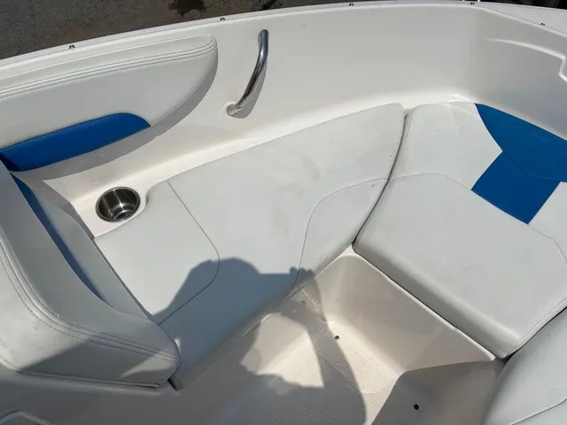 Slide: The Image of Chaparral 19 H2O Sport 2018 - 16