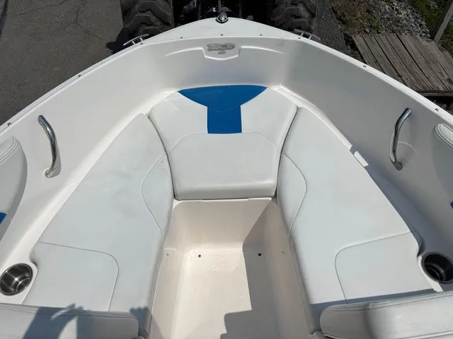 Slide: The Image of Chaparral 19 H2O Sport 2018 - 15
