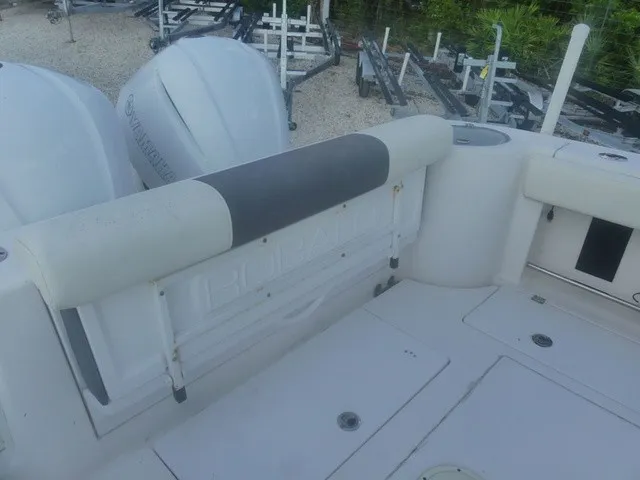 Slide: The Image of Robalo R302 Center Console 2017 - 6