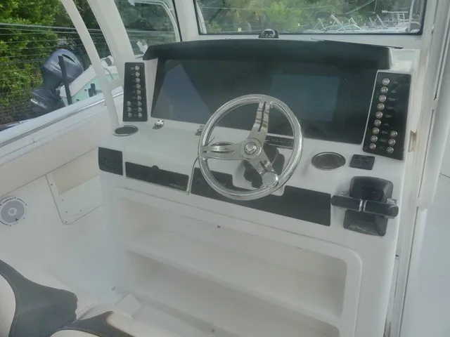 Slide: The Image of Robalo R302 Center Console 2017 - 10