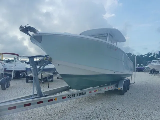 Slide: The Image of Robalo R302 Center Console 2017 - 3