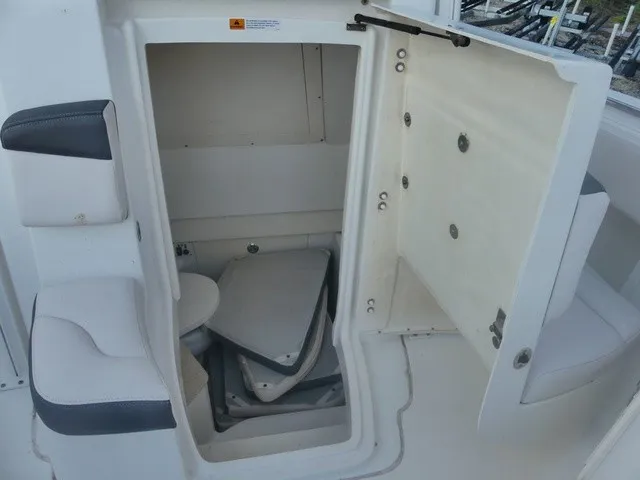 Slide: The Image of Robalo R302 Center Console 2017 - 16