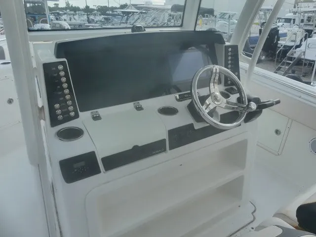 Slide: The Image of Robalo R302 Center Console 2017 - 11