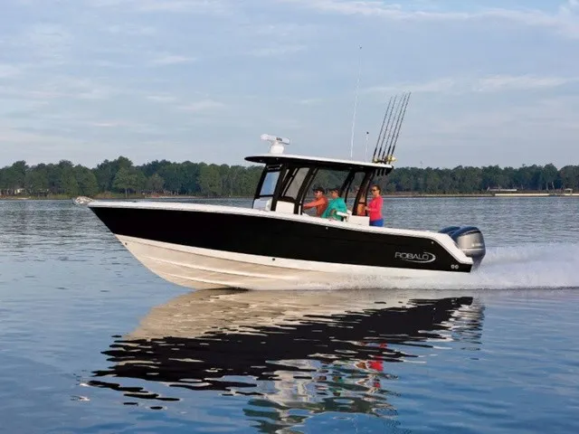 The Image of Robalo R302 Center Console 2017 - 1