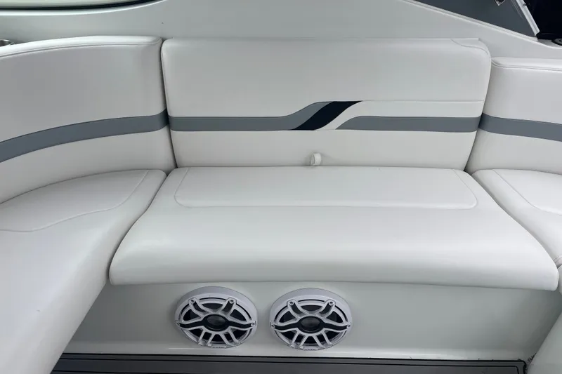 Slide: The Image of Luxury seating on a 2006 Formula 370 Super Sport boat with integrated speakers. - 15