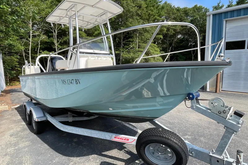 The Image of Boston Whaler 190 Montauk 2023 - undefined