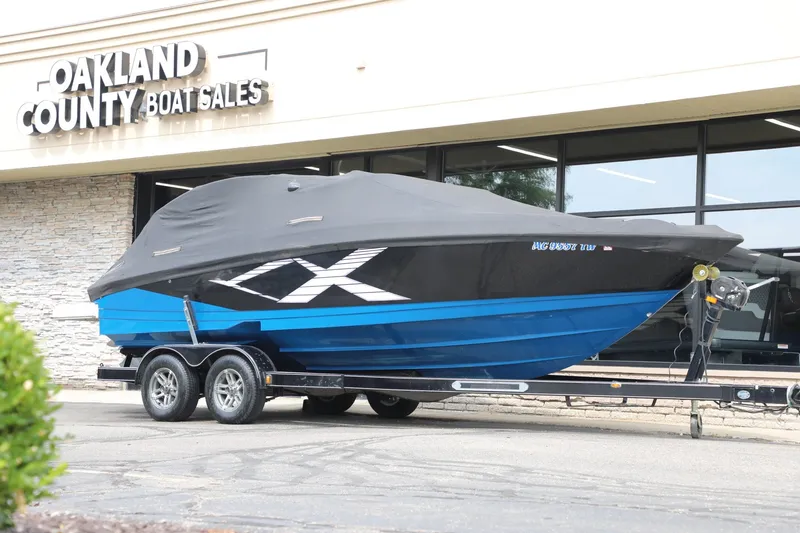 Slide: The Image of 2014 Regal 2300 RX Bowrider with cover at Oakland County Boat Sales. - 9