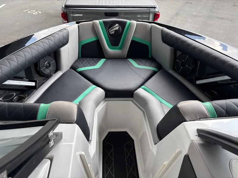 Slide: The Image of Tigé 21ZX 2020 - 16