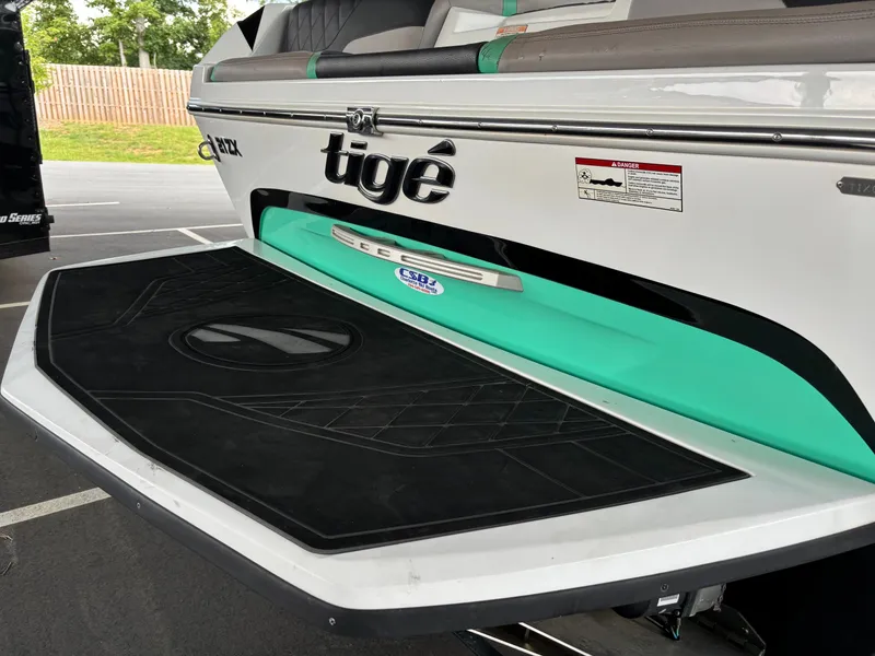 Slide: The Image of Tigé 21ZX 2020 - 26