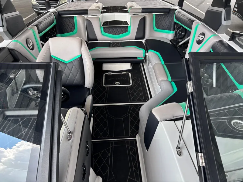 Slide: The Image of Tigé 21ZX 2020 - 19