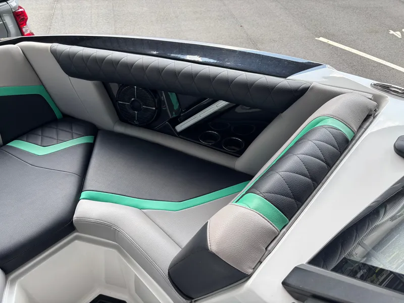 Slide: The Image of Tigé 21ZX 2020 - 17