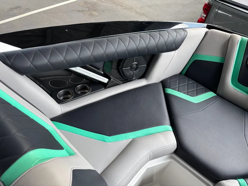 Slide: The Image of Tigé 21ZX 2020 - 18