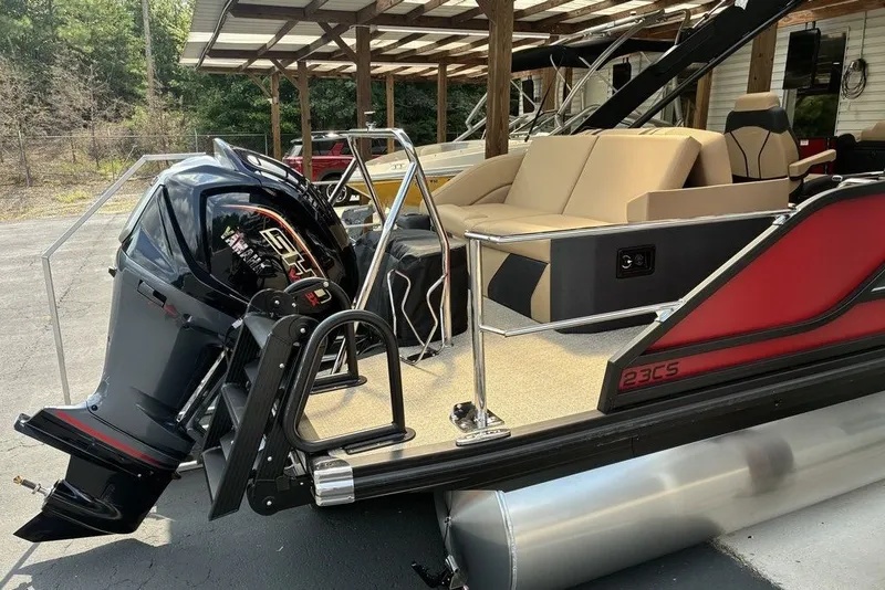 Slide: The Image of Luxury Evotti 723CS pontoon boat, 2027 model, featuring sleek design and powerful outboard motor. - 7