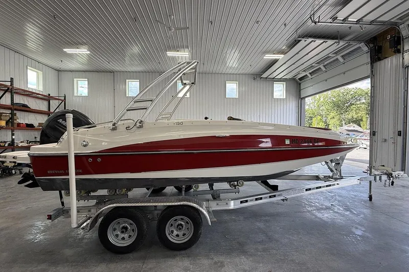 The Image of Bayliner 190 Deck Boat 2014 - undefined