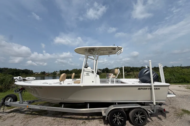 The Image of Sportsman Masters 227 Bay Boat 2019 - undefined