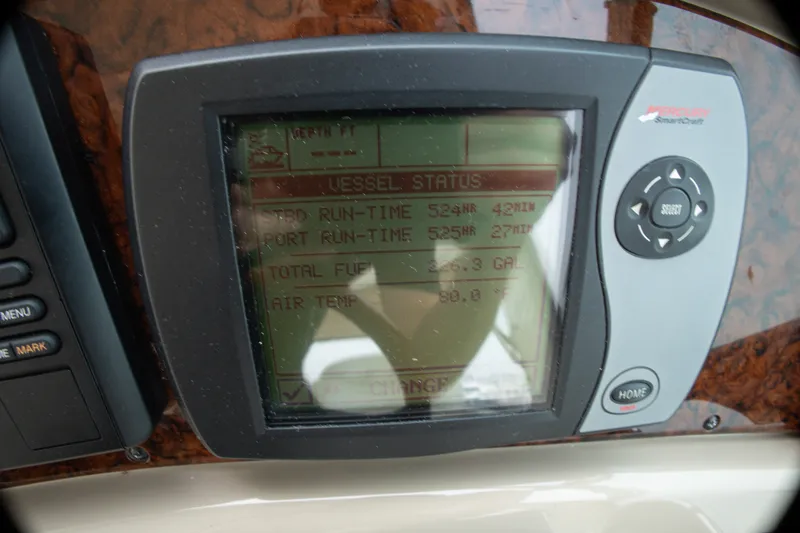 Slide: The Image of Sea Ray Sundancer 460 2003 - 30