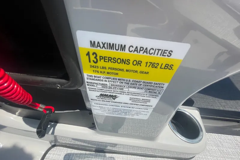 Slide: The Image of Capacity label on 2026 Harris Cruiser 230 SLDH, indicating 13 persons or 1762 lbs limit. - 4