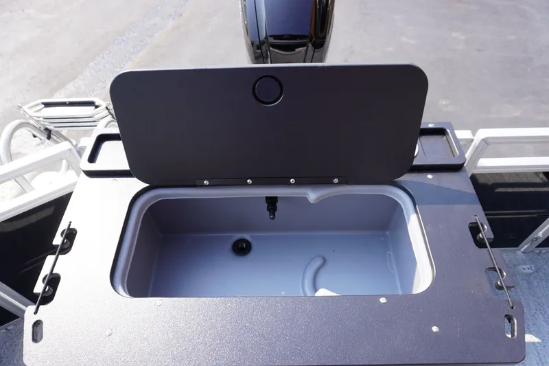 Slide: The Image of Livewell compartment on 2027 Sun Tracker Fishin' Barge 20 DLX pontoon boat. - 15