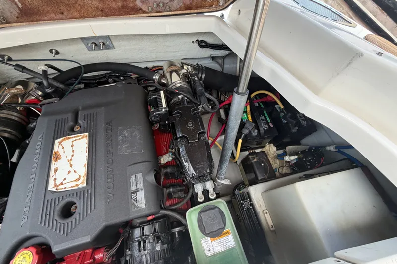 Slide: The Image of Engine compartment of a 2005 Chris-Craft Corsair 25 boat with Volvo Penta engine. - 62