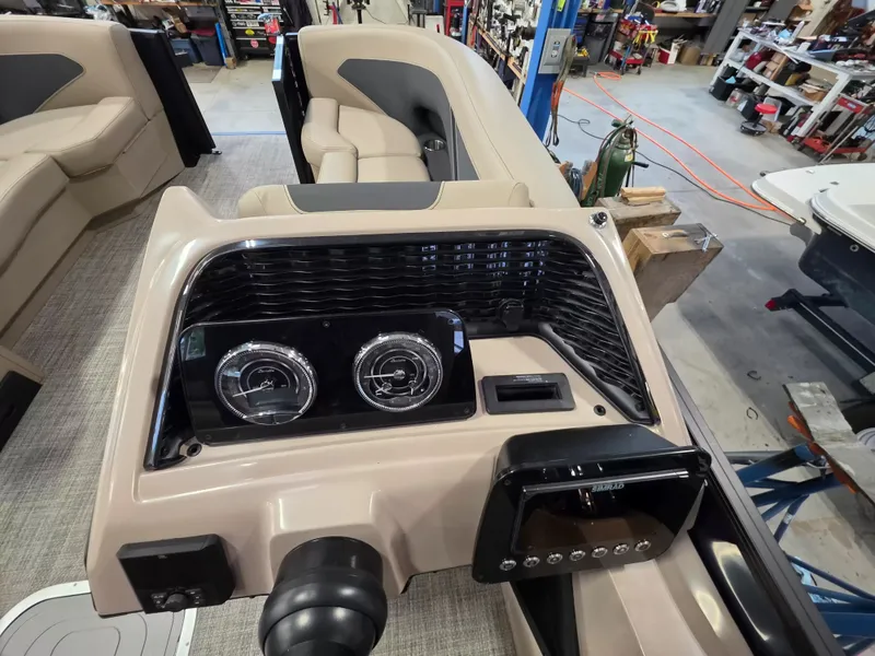 Slide: The Image of The image shows the cockpit of a 2027 Barletta ARIA 22UC with modern instruments. - 17